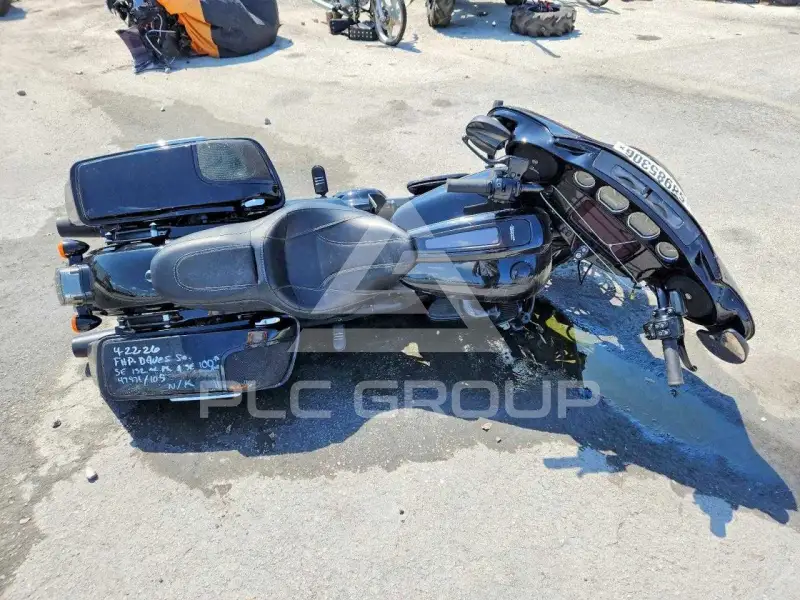 2022 Harley-Davidson FLHX photo