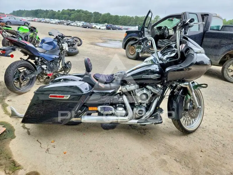2022 Harley-Davidson FL photo