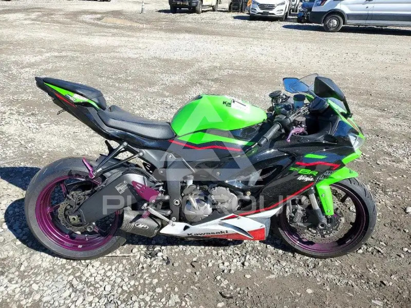 2022 Kawasaki ZX636 фото