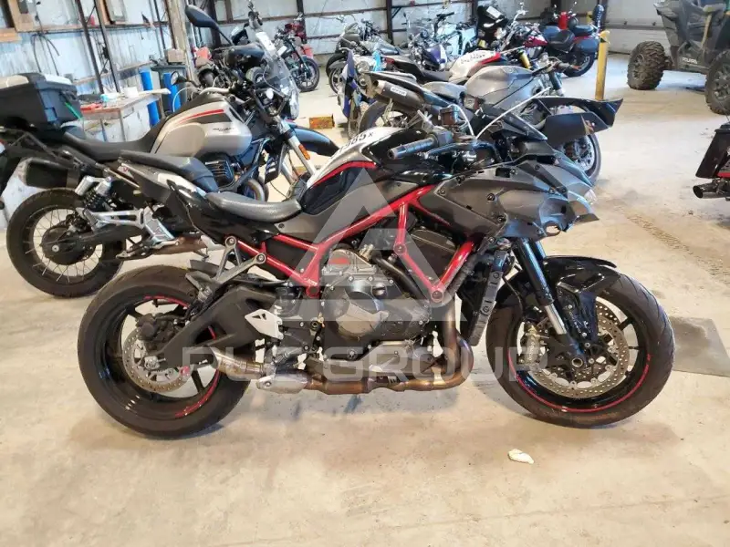 2022 Kawasaki ZR1000 фото