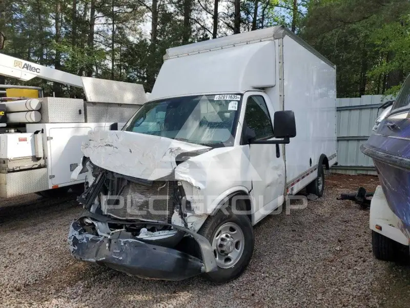 2022 Chevrolet Express фото