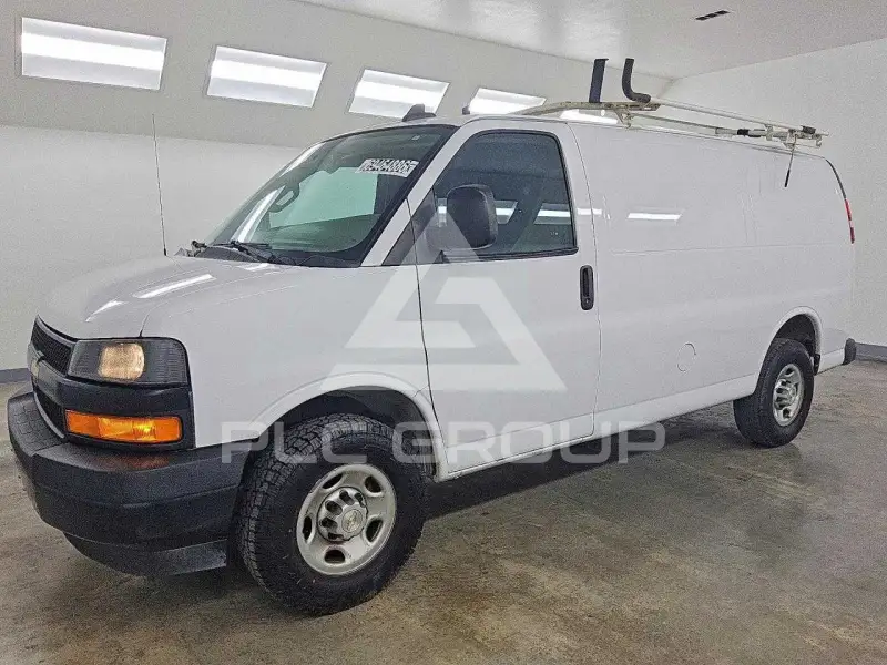 2022 Chevrolet Express фото