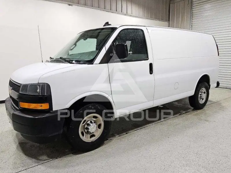 2022 Chevrolet Express photo