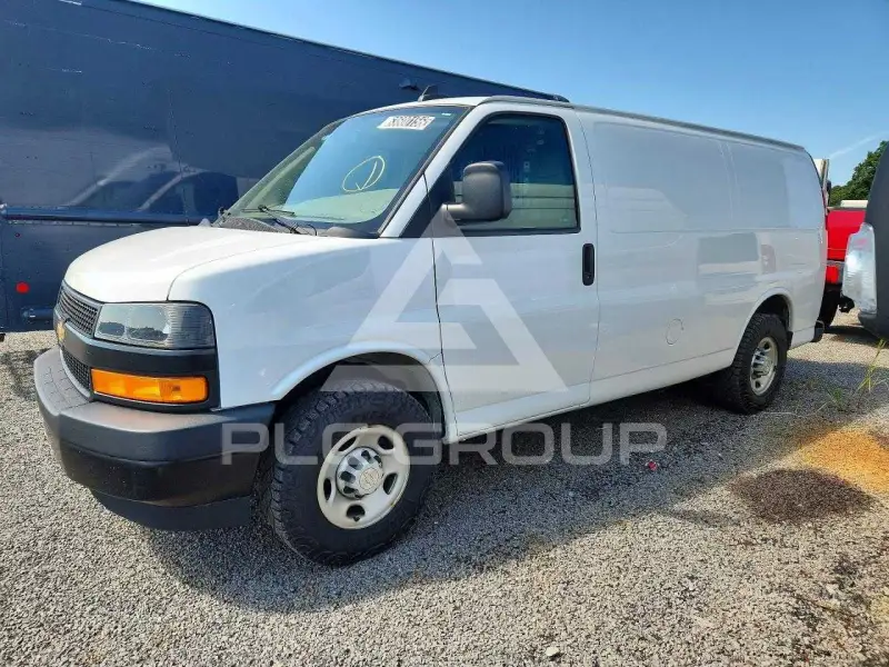 2022 Chevrolet Express photo