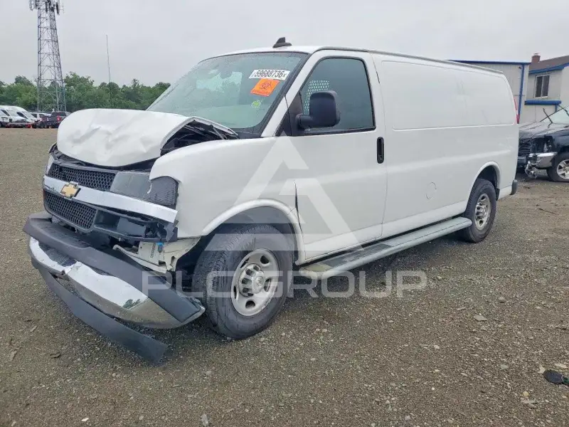2022 Chevrolet Express фото