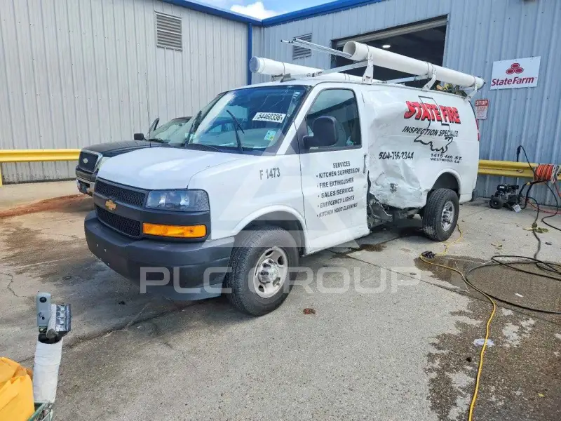 2022 Chevrolet Express photo
