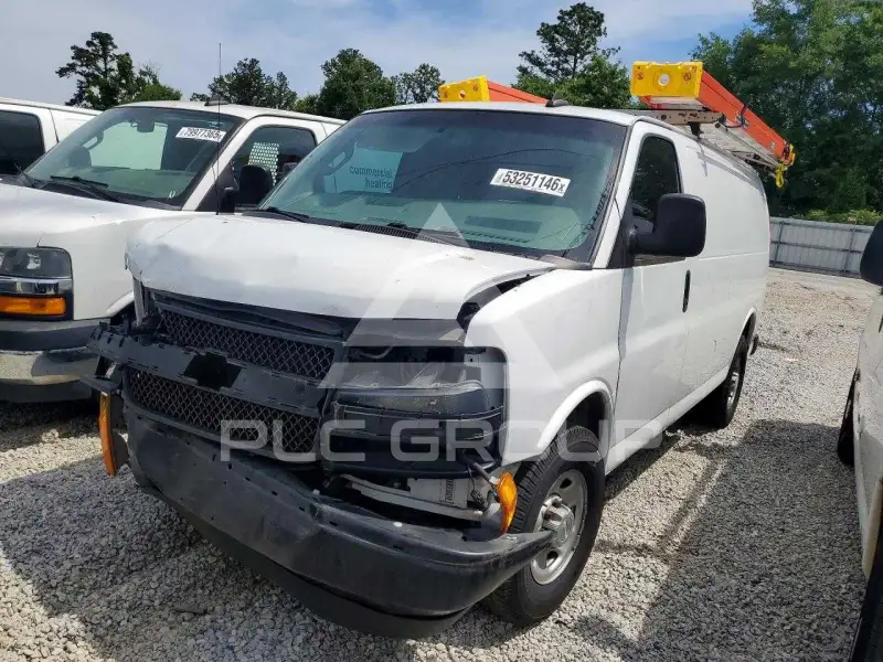 2022 Chevrolet Express фото