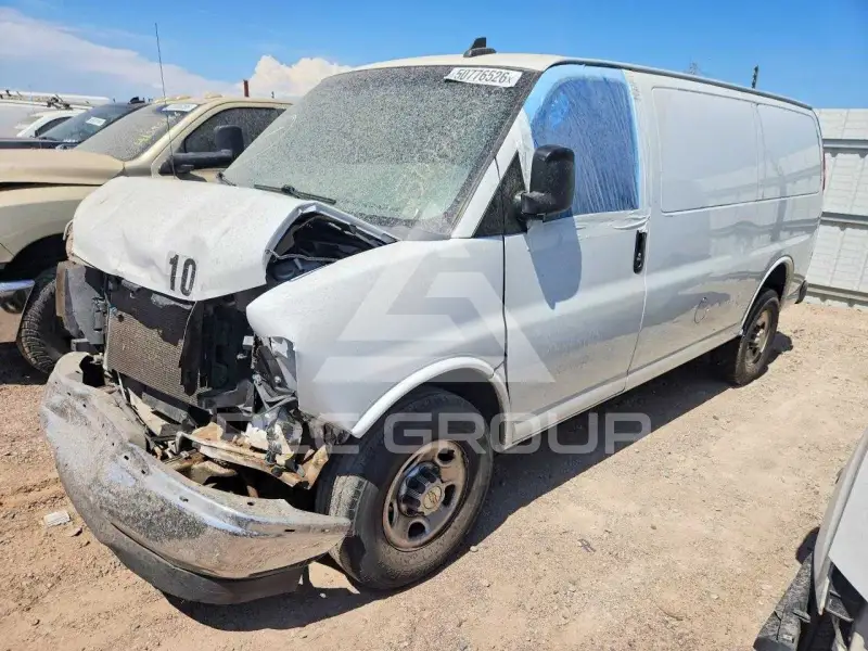 2022 Chevrolet Express фото