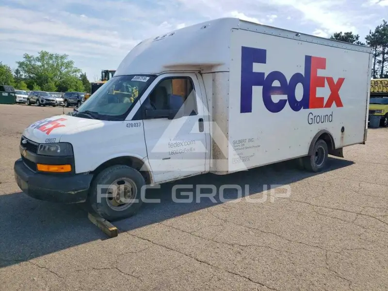 2022 Chevrolet Express фото