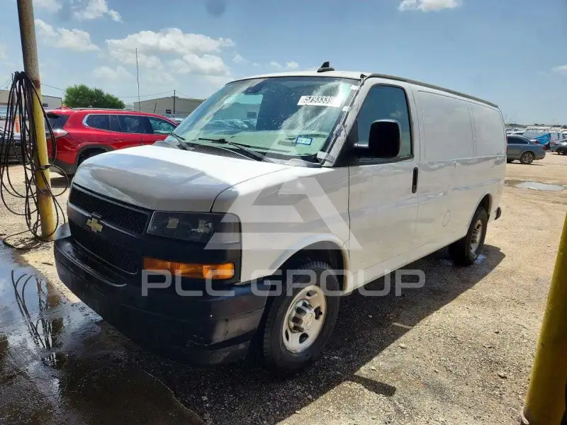 2022 Chevrolet Express фото
