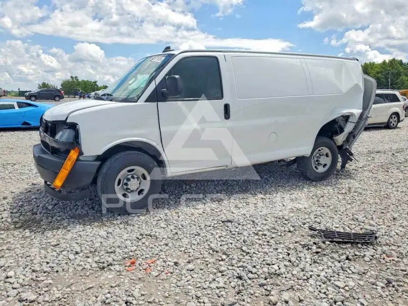 2022 Chevrolet Express photo