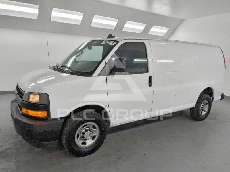2022 Chevrolet Express фото