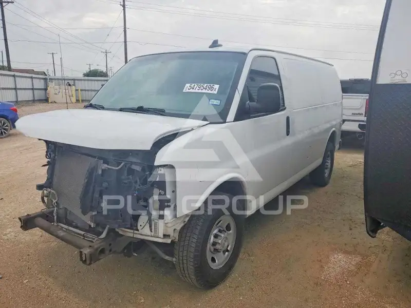 2022 Chevrolet Express фото
