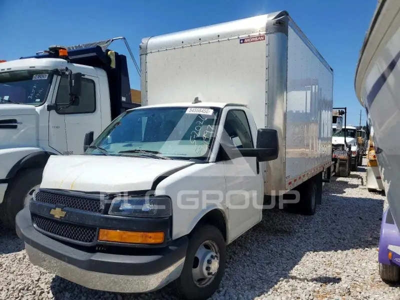 2022 Chevrolet Express фото
