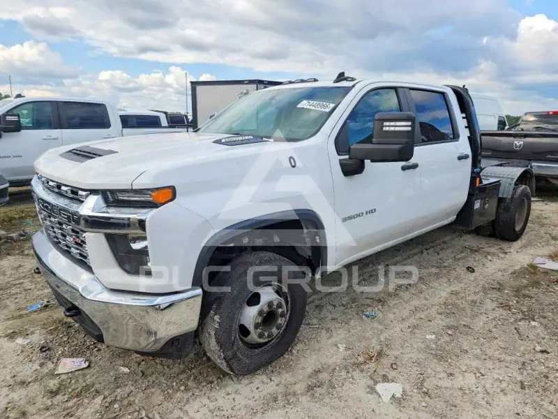 2022 Chevrolet Silverado photo