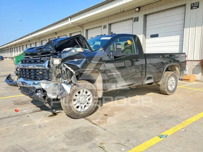 2022 Chevrolet Silverado photo