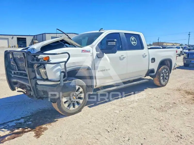 2022 Chevrolet Silverado photo