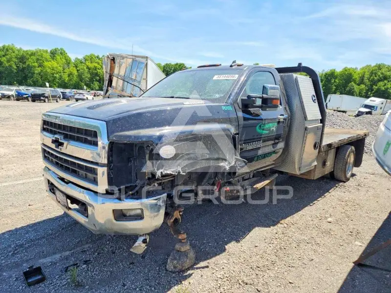 2022 Chevrolet Silverado фото
