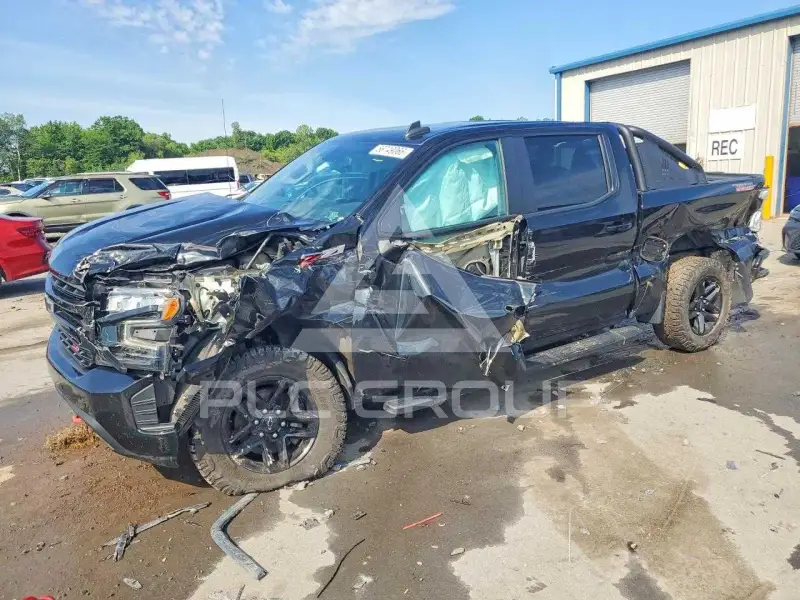 2022 Chevrolet Silverado photo