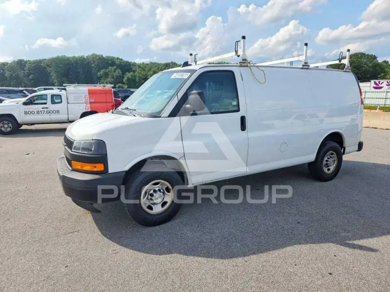 2022 Chevrolet Express photo
