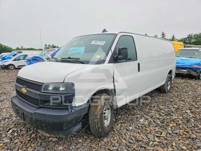 2022 Chevrolet Express фото