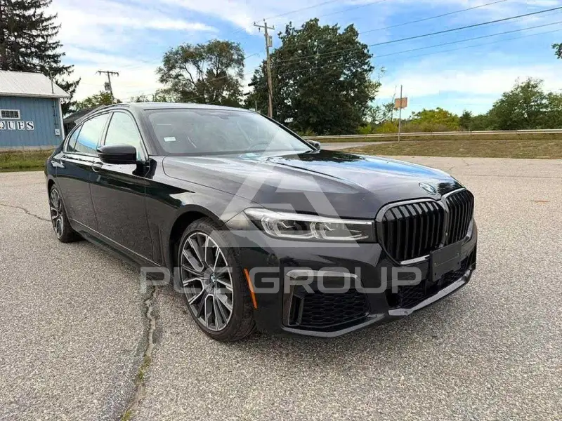 2022 BMW 740 фото