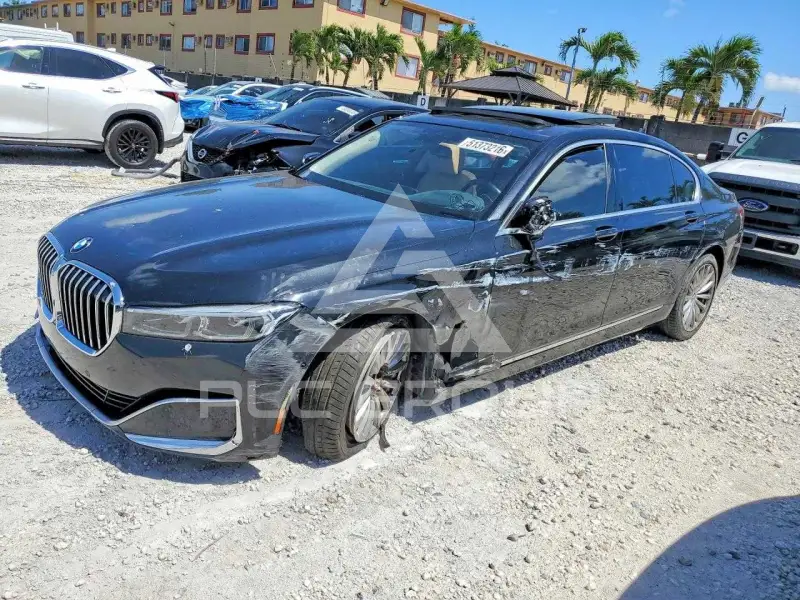 2022 BMW 740 photo