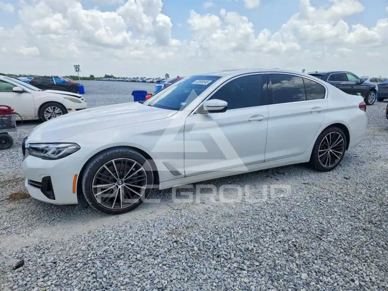 2022 BMW 530 фото