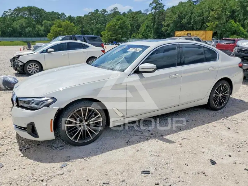 2022 BMW 530 фото