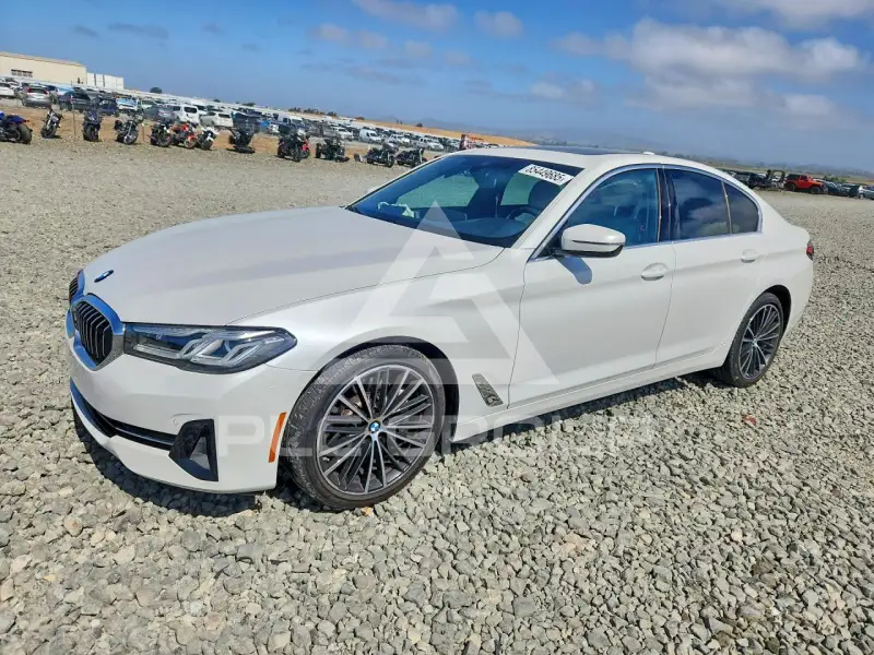 2022 BMW 530 фото
