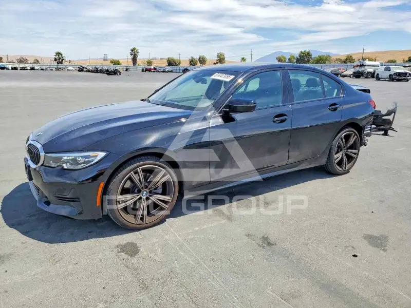 2022 BMW 330 фото