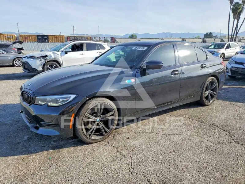 2022 BMW 330 фото