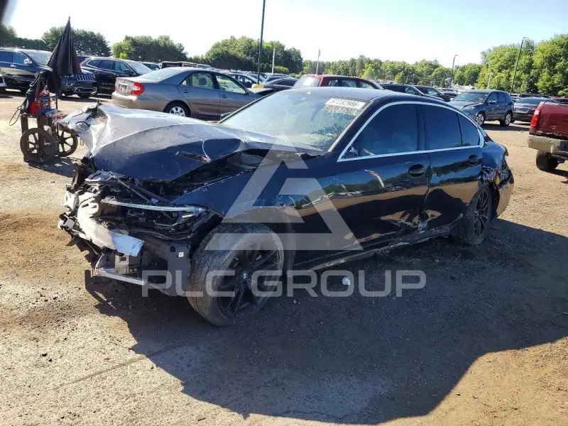 2022 BMW 330 photo