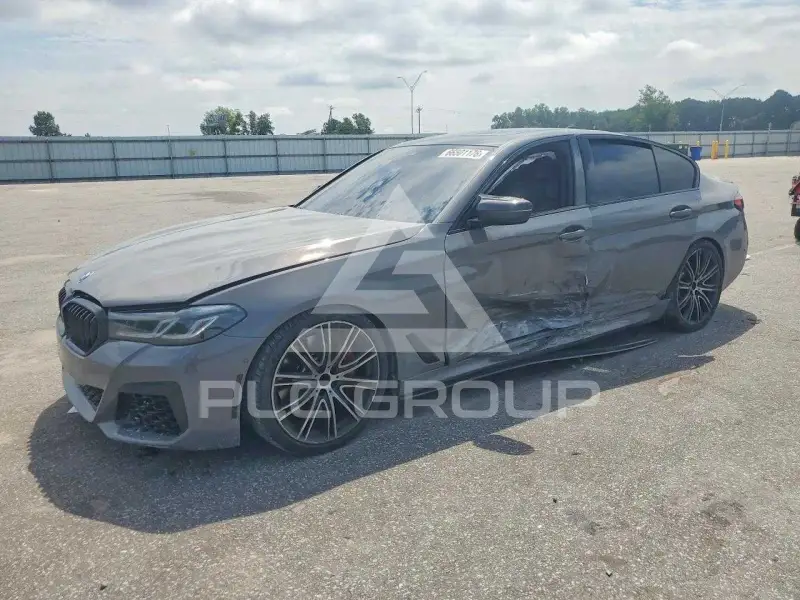 2022 BMW 540 фото