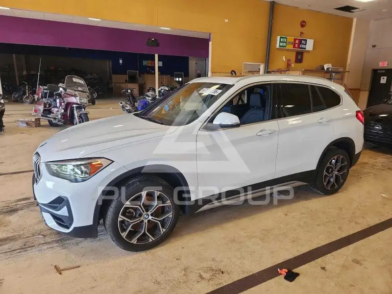 2022 BMW X1 фото