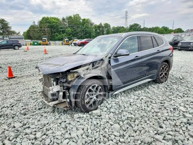 2022 BMW X1 photo