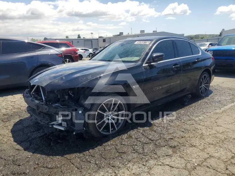 2022 BMW 330 фото
