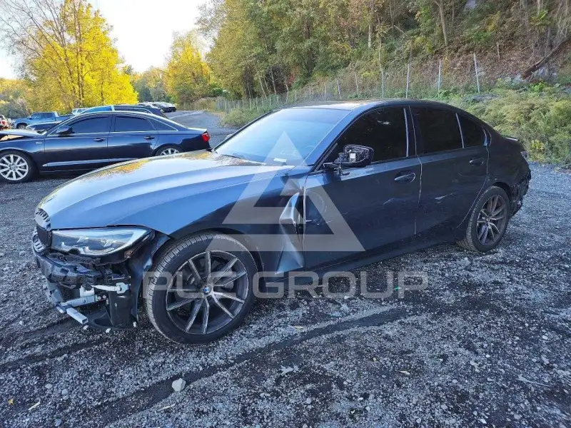 2022 BMW 330 photo