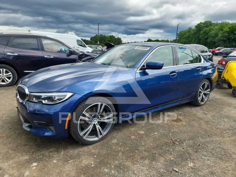2022 BMW 330 photo