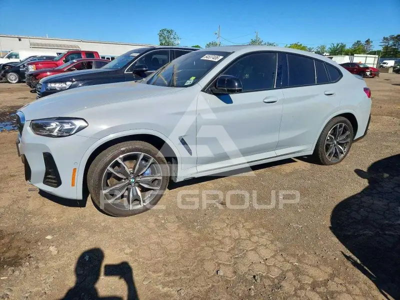 2022 BMW X4 photo