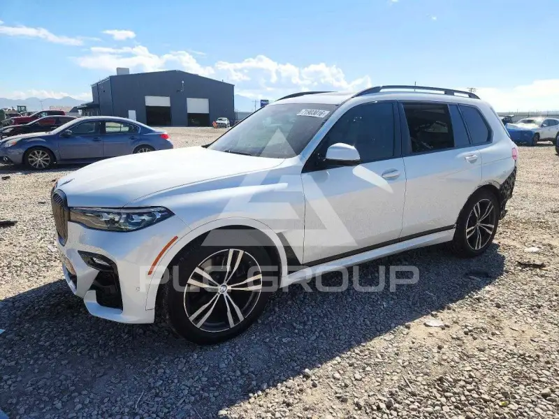 2022 BMW X7 фото