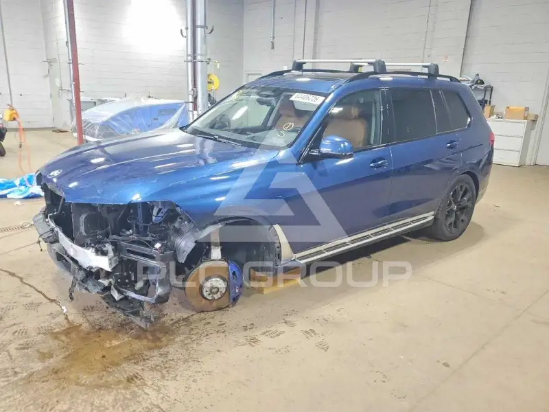 2022 BMW X7 photo