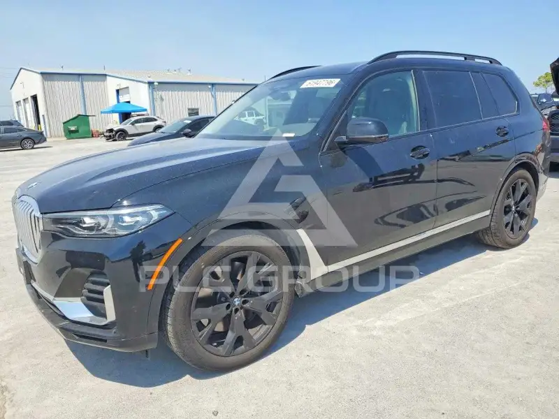 2022 BMW X7 фото