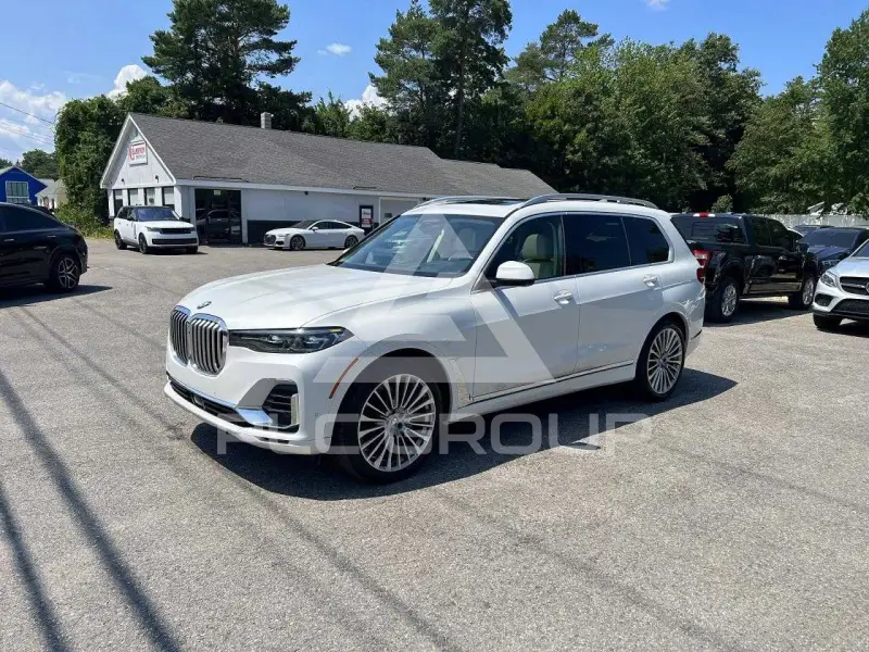 2022 BMW X7 photo