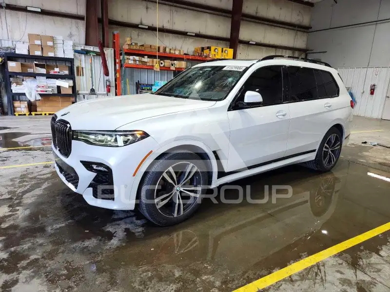 2022 BMW X7 фото