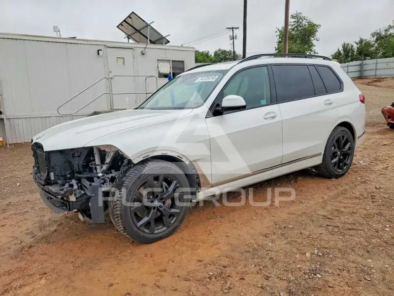 2022 BMW X7 фото