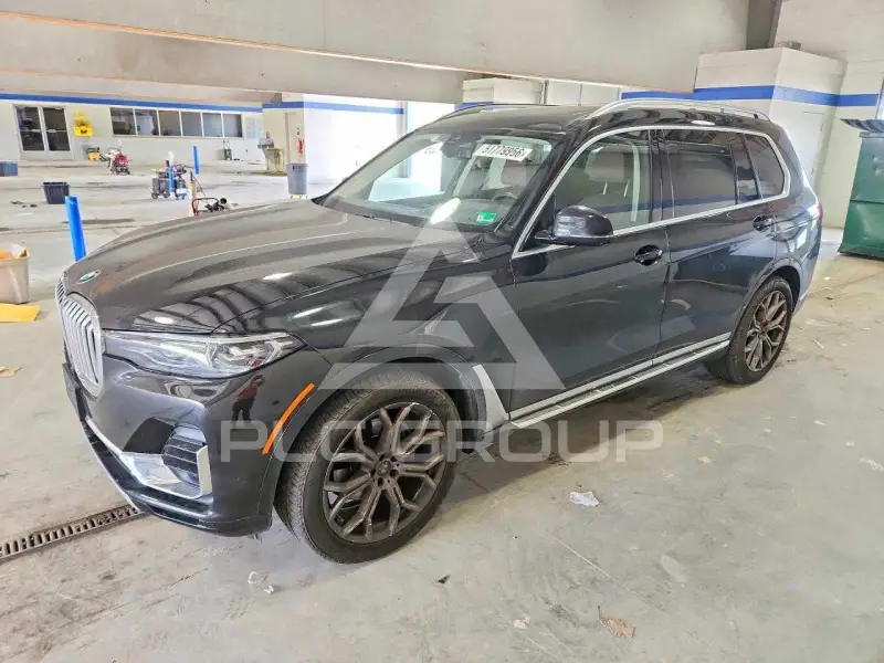 2022 BMW X7 фото