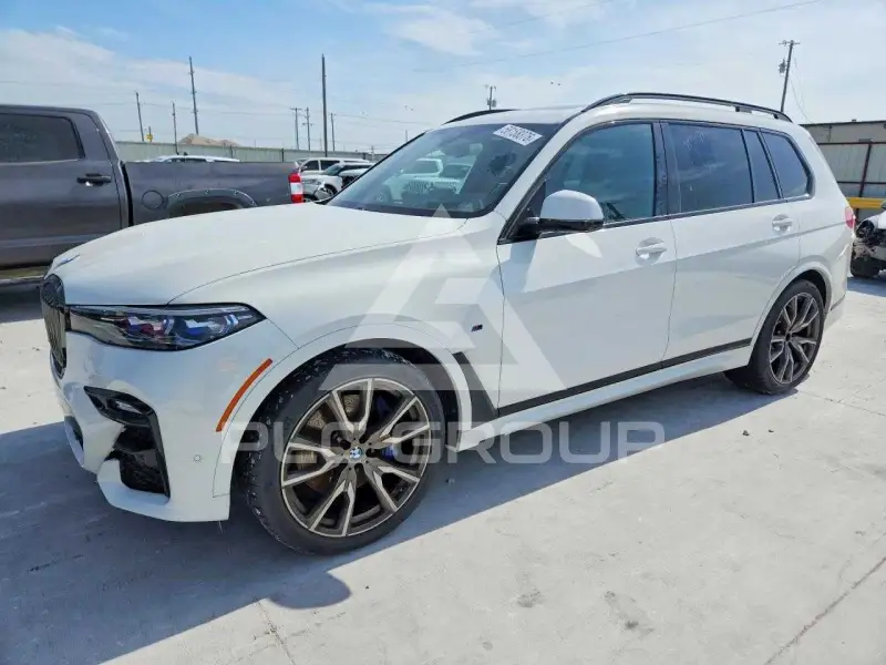 2022 BMW X7 photo