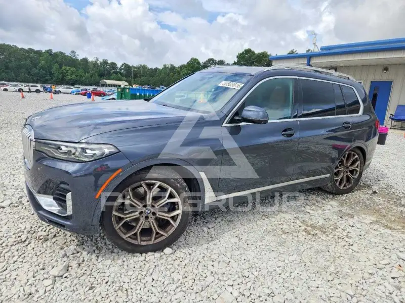 2022 BMW X7 фото