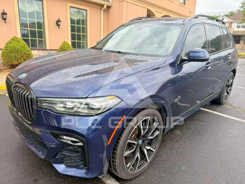 2022 BMW X7 photo